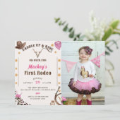 Western Rustic First Birthday Rodeo Foto Einladung (Stehend Vorderseite)