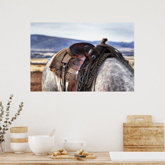 Western-Sattel auf Graupferd Poster (Küche)