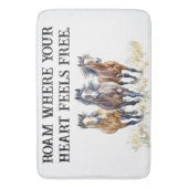 Western Wild & Free Mustang Pferde Badematte (Vorderseite Vertikal)