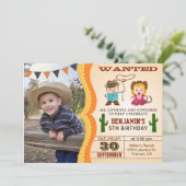 Western Wollte Cowboy Foto Geburtstagsparty Einladung (Stehend Vorderseite)