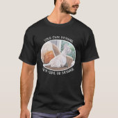 Westie Looking Out a Window T-Shirt (Vorderseite)