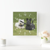 Westie & Scottie Green Grass Quadratische Wanduhr (Zuhause)