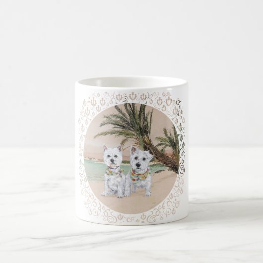 Westies auf einem Palmy Beach Kaffeetasse (Mittel)