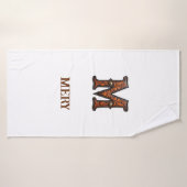 Westliche geprägte Lederinitialen-Monogramm M Badehandtuch (Badehandtuch)
