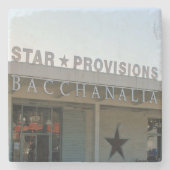 Westseite, Stern Provisions Steinuntersetzer (Vorderseite)