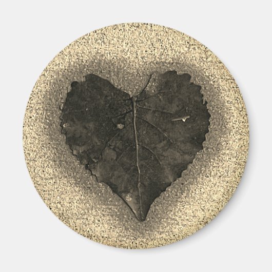 Wet Heart Shaped Leaf on Sidewalk Photo  Magnet (Vorne)