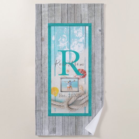 Wetterbeet Beach Wood Monogram und Foto Strandtuch (Vorderseite)