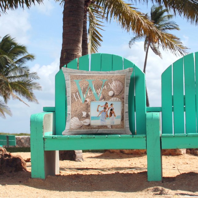 Wetterbeet Beach Wood Sand Monogram Kissen (Von Creator hochgeladen)