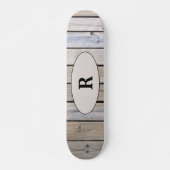 Wetterwohnung aus Holz Mit Monogramm Skateboard (Vorne)