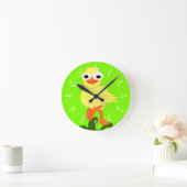 Whacky Bird Chartreuse Runde Wanduhr (Zuhause)