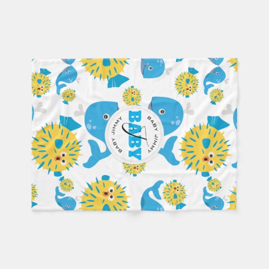 Whale & Blowfish Cartoon Monogram Muster Fleecedecke (Vorderseite (Horizontal))