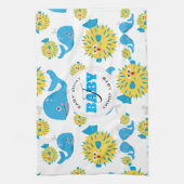 Whale & Blowfish Cartoon Monogram Muster Geschirrtuch (Vertikal)