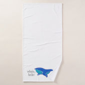 "Whale Hello" Blue Whale White Badehandtuch (Badehandtuch)