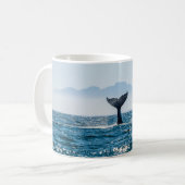 Whale Schwanz Seascape: Dramatisches Wasser. Kaffeetasse (Vorderseite Links)