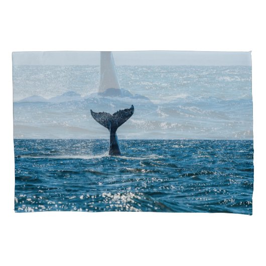 Whale Schwanz Seascape: Dramatisches Wasser. Kissenbezug (Vorderseite)
