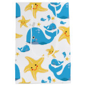 Whale & Starfish Cartoon Monogram Muster Mittlere Geschenktüte (Rückseite)