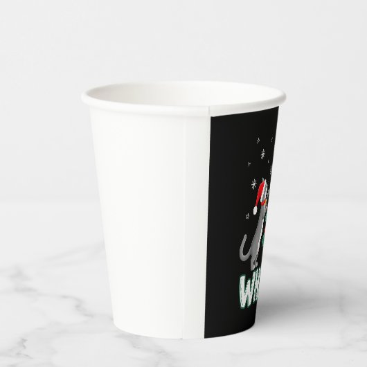 What Funny Cat Pushing Christmas Tree Over Cat Xma Pappbecher (Rechts)