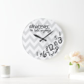 Whatever - Gray and White Chevron Große Wanduhr (Zuhause)