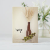 Wheat and Hops Brewerry Wedding RSVP Karte (Stehend Vorderseite)