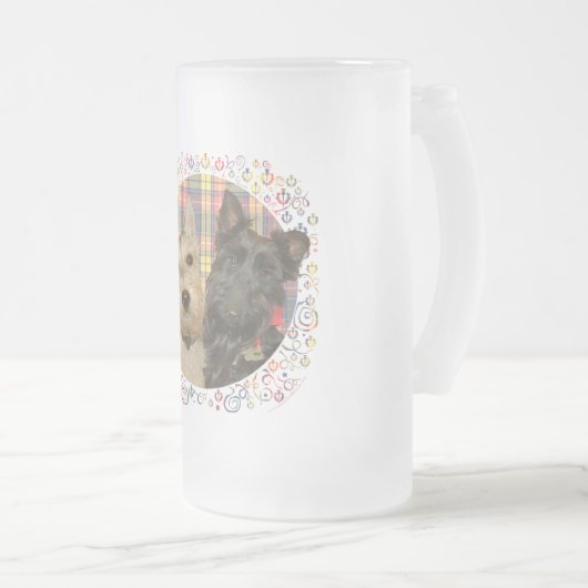 Wheaten & Black Scott auf Tartan Mattglas Bierglas (VorderseiteRechts)