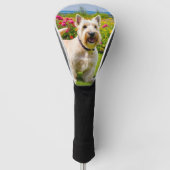 Wheaten Scottish Terrier spielt in Blume Grass Golf Headcover (Vorderseite)
