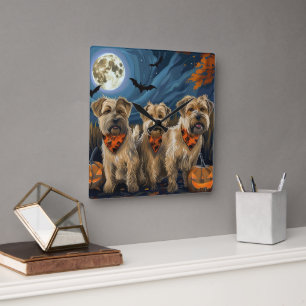 Wheaten Terrier Halloween Spooky Quadratische Wanduhr