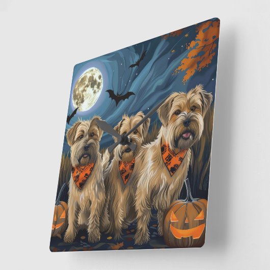Wheaten Terrier Halloween Spooky Quadratische Wanduhr (Winkel)