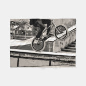 Wheelie Master - BMX Biker Fleecedecke (Vorderseite (Horizontal))