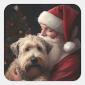 Wheon Terrier mit Weihnachtsmann Weihnachten Quadratischer Aufkleber (Vorderseite)