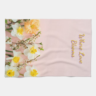 Where Love Blooms Kitchen Towel | Spring Romance  Geschirrtuch