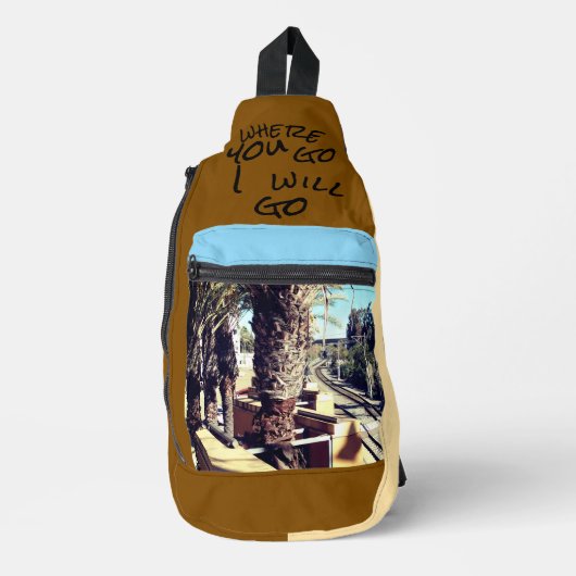 Where You Go Friends Print Cut Sew Bag Crossbody Bag (Vorderseite)