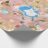 Whimsical Alice's Adventures in Wonderland Blush Geschenkpapier (Ecke)