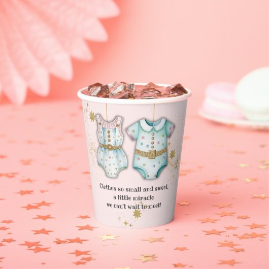 Whimsical Baby Clothes Gender Neutral Baby Dusche Pappbecher (Insitu)