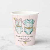 Whimsical Baby Clothes Gender Neutral Baby Dusche Pappbecher (Vorderseite)