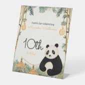 Whimsical Beige Bamboo und Panda Birthday Party Sockelschild (Vorderseite)