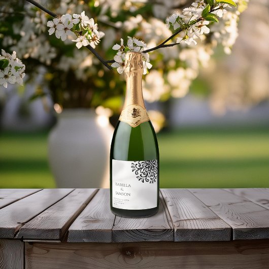 Whimsical Black and White Blüh Schaumweinetikett