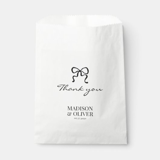 Whimsical Black Bow Monogram Wedding Thank you Geschenktütchen (Vorderseite)