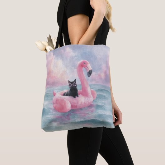 Whimsical Black Cat in Flamingo Float Tasche (Von Nahem)