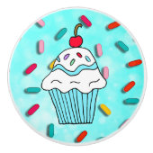 Whimsical Blue Cupcake mit Cherry oben Keramikknauf (Vorderseite)