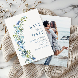 Whimsical Blue Floral Wreath Save the Date Foto Einladung