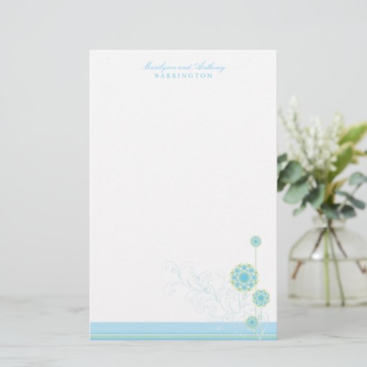 Whimsical Blue Snow Blume Wirbel Winter Hochzeit Briefpapier (Stehend Vorderseite)