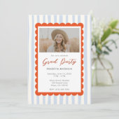 Whimsical Blue Stripes Graduation Party Photo Einladung (Stehend Vorderseite)