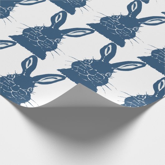 Whimsical Blue & White Bunny Rabbit Ostermuster Geschenkpapier (Ecke)