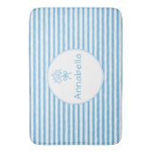 Whimsical Blue White Stripe Preppy Monogram Badematte (Vorderseite Vertikal)