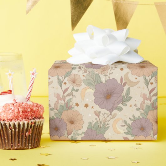 Whimsical Boho Floral & Moon Dreamscape Geschenkpapier (Geburtstagsparty)