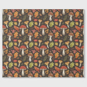 Whimsical Boho Herbstpilze Blätter auf Schwarz Geschenkpapier (Flach)