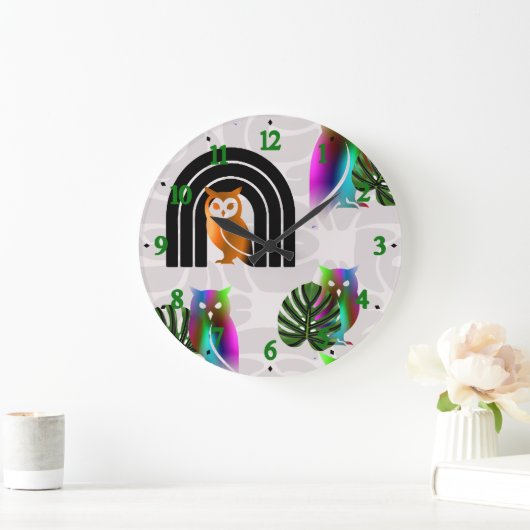 Whimsical Boho Owl & Tropical Monstera Leaf Große Wanduhr (Zuhause)