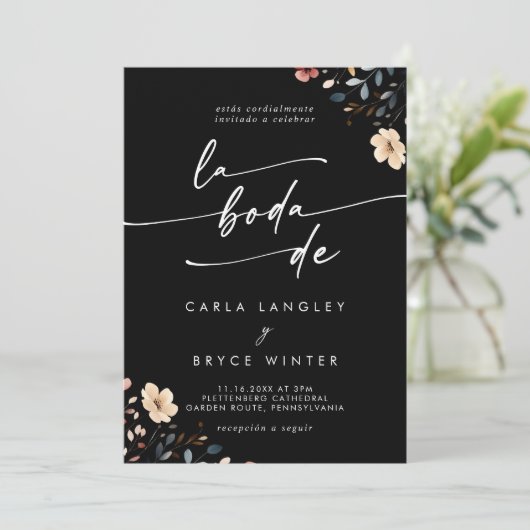 Whimsical Boho Wildflower QR Code Spanish Wedding Einladung (Stehend Vorderseite)