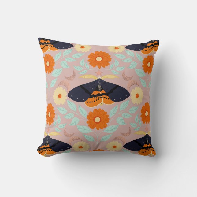 Whimsical Botanical Moth Sammlung | Cozy Art Kissen (Vorderseite)