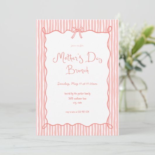 Whimsical Bow Coral Mother's Day Brunch Einladung (Stehend Vorderseite)